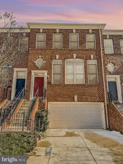 1154 Regal Oak Dr, Rockville, MD 20852