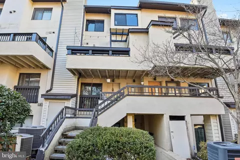 9717 Hellingly Pl #48, Montgomery Village, MD 20886