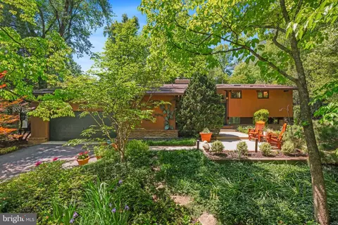 7908 Fenway Rd, Bethesda, MD 20817