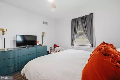 Bedroom - 2715 Randolph Rd, Silver Spring, MD 20902 photo 4 of 5