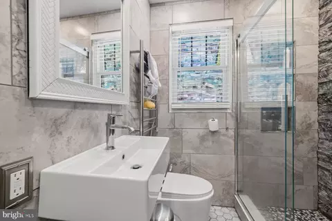 Bath - 2715 Randolph Rd, Silver Spring, MD 20902 photo 1 of 1
