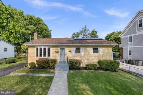 909 1st St, Rockville, MD 20850