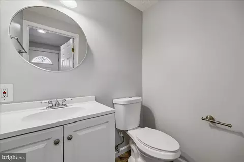 Entry Way - 25615 Coltrane Dr, Damascus, MD 20872 photo 2 of 4