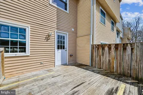 Exterior - 25615 Coltrane Dr, Damascus, MD 20872 photo 4 of 8