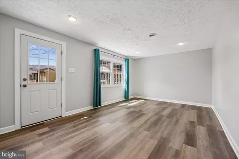 Living - 25615 Coltrane Dr, Damascus, MD 20872 photo 5 of 6