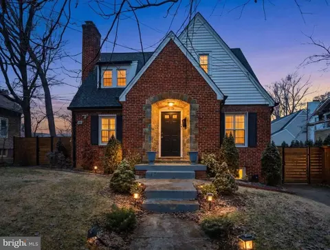 908 Davis Ave, Takoma Park, MD 20912