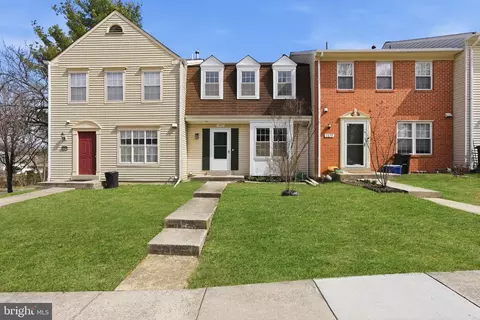 1077 Copperstone Ct, Rockville, MD 20852