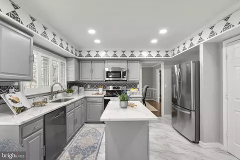 Kitchen - 14908 Village Gate Dr, Silver Spring, MD 20906 photo 3 of 4