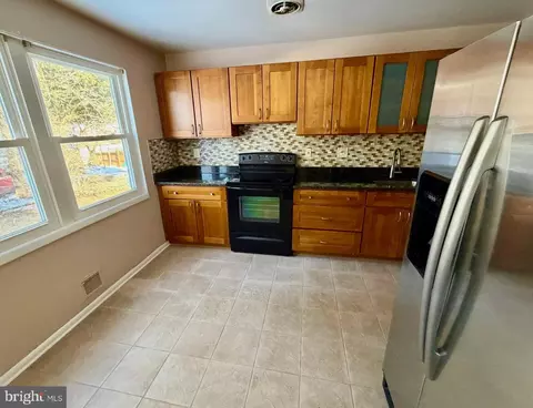 905 Playford Ln, Silver Spring, MD 20901 photo 9