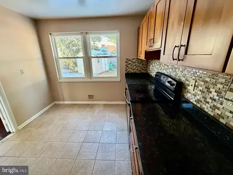 905 Playford Ln, Silver Spring, MD 20901 photo 11