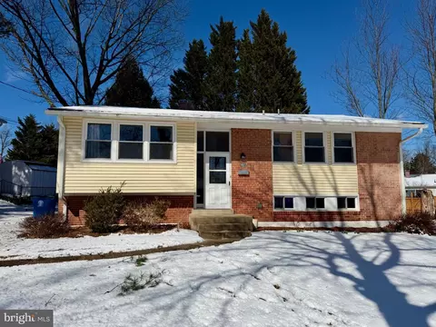 905 Playford Ln, Silver Spring, MD 20901 photo 2