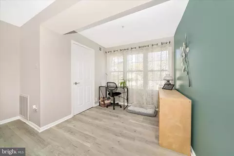 Entry Way - 2513 Mcveary Ct #10AC, Silver Spring, MD 20906 photo 4 of 4