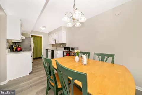 Dining - 2513 Mcveary Ct #10AC, Silver Spring, MD 20906 photo 2 of 5
