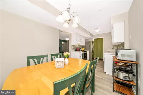 Dining - 2513 Mcveary Ct #10AC, Silver Spring, MD 20906 photo 3 of 5