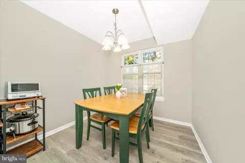 Dining - 2513 Mcveary Ct #10AC, Silver Spring, MD 20906 photo 4 of 5