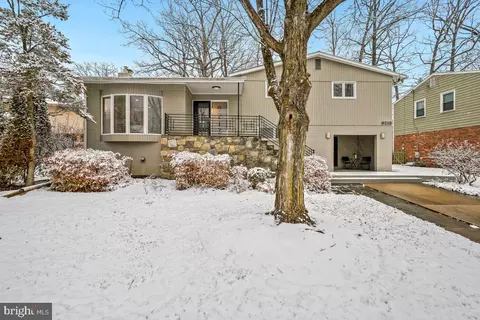 9213 Friars Rd, Bethesda, MD 20817