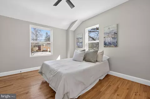 Bedroom - 914 Dennis Ave, Silver Spring, MD 20901 photo 1 of 7