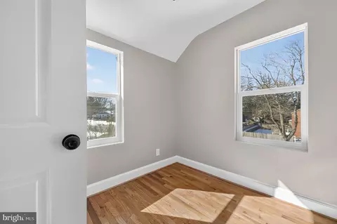 Bedroom - 914 Dennis Ave, Silver Spring, MD 20901 photo 4 of 7
