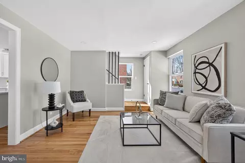Living - 914 Dennis Ave, Silver Spring, MD 20901 photo 1 of 2