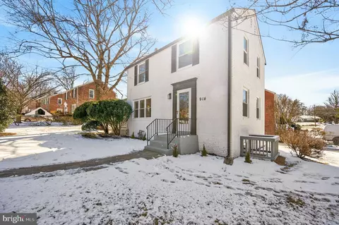 Exterior - 914 Dennis Ave, Silver Spring, MD 20901 photo 3 of 9