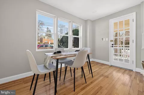 Dining - 914 Dennis Ave, Silver Spring, MD 20901 photo 1 of 1