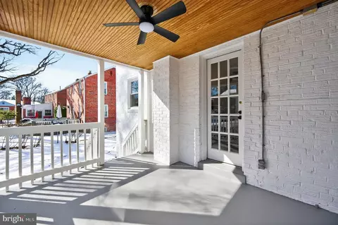 Exterior - 914 Dennis Ave, Silver Spring, MD 20901 photo 5 of 9