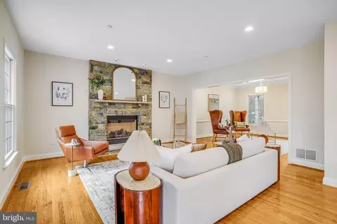 Living - 13307 Bregman Rd, Silver Spring, MD 20904 photo 4 of 6