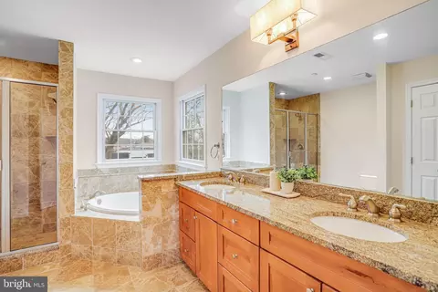 Bath - 13307 Bregman Rd, Silver Spring, MD 20904 photo 1 of 4