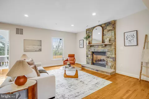 Living - 13307 Bregman Rd, Silver Spring, MD 20904 photo 3 of 6