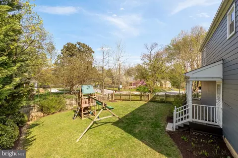 Exterior - 1601 Noyes Dr, Silver Spring, MD 20910 photo 6 of 7