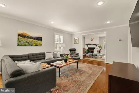 Living - 1601 Noyes Dr, Silver Spring, MD 20910 photo 1 of 3
