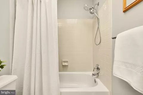 Bath - 1601 Noyes Dr, Silver Spring, MD 20910 photo 4 of 5