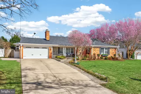 5019 Wyandot Ct, Bethesda, MD 20816