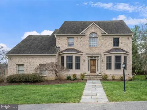10409 Democracy Ln, Potomac, MD 20854