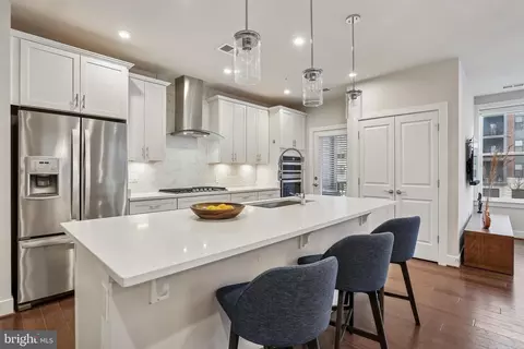 3507 Bellflower Ln #101, Rockville, MD 20852