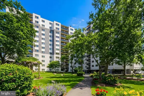 7333 New Hampshire Ave #300, Takoma Park, MD 20912