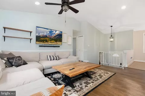 Entry Way - 14312 Morton Hall Rd, Silver Spring, MD 20906 photo 2 of 4