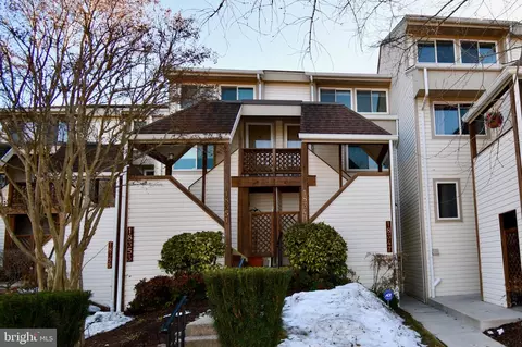 18349 Leman Lake Dr #805, Olney, MD 20832