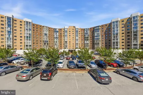 Exterior - 15100 Interlachen Dr #4-206, Silver Spring, MD 20906 photo 2 of 3