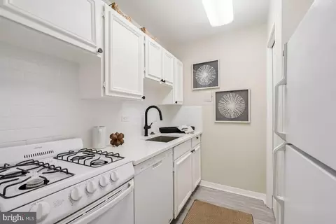 Kitchen - 1900 Lyttonsville Rd #1003, Silver Spring, MD 20910 photo 1 of 5