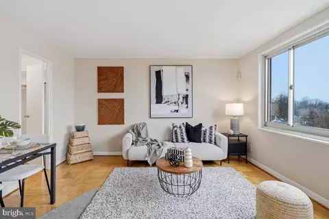 Living - 1900 Lyttonsville Rd #1003, Silver Spring, MD 20910 photo 1 of 5
