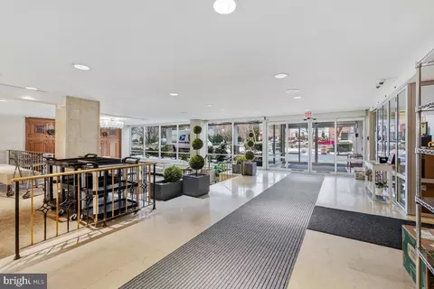 Entry Way - 1900 Lyttonsville Rd #1003, Silver Spring, MD 20910 photo 2 of 3