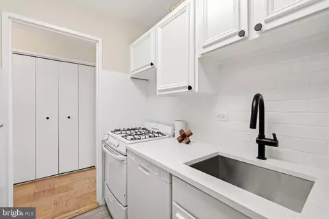 Kitchen - 1900 Lyttonsville Rd #1003, Silver Spring, MD 20910 photo 3 of 5