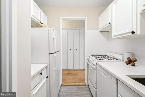 Kitchen - 1900 Lyttonsville Rd #1003, Silver Spring, MD 20910 photo 5 of 5