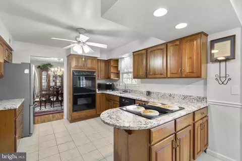 Kitchen - 4 Ansted Ct, Silver Spring, MD 20905 photo 3 of 5