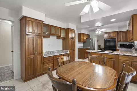 Kitchen - 4 Ansted Ct, Silver Spring, MD 20905 photo 5 of 5