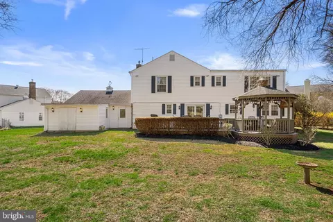 Exterior - 4 Ansted Ct, Silver Spring, MD 20905 photo 7 of 9