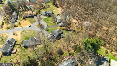 View/Area - 4 Ansted Ct, Silver Spring, MD 20905 photo 6 of 10