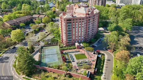 5800 Nicholson Ln #1-805, North Bethesda, MD 20852