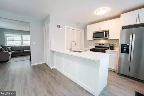 Entry Way - 3410 Embry St, Silver Spring, MD 20902 photo 3 of 7